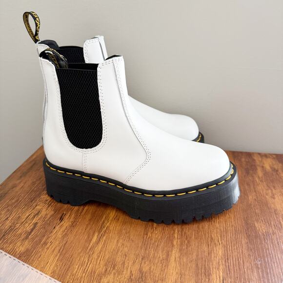 NWT Dr. Martens 2976 Smooth Leather Platform Chelsea Boots White Women's Size 6 - Picture 10 of 12
